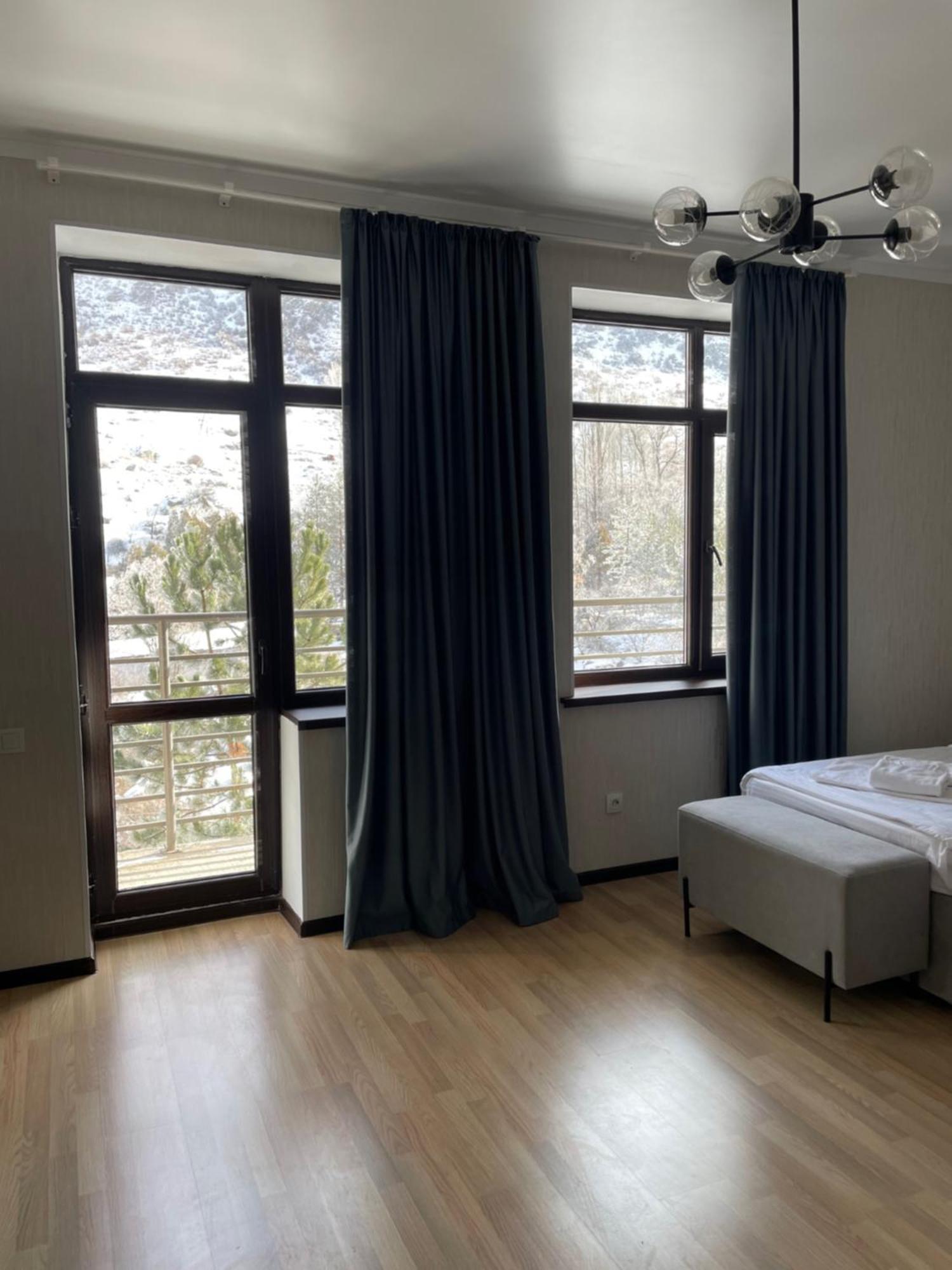 Issyk Ata Retreat Hotell Gorno-Serafimovka Eksteriør bilde